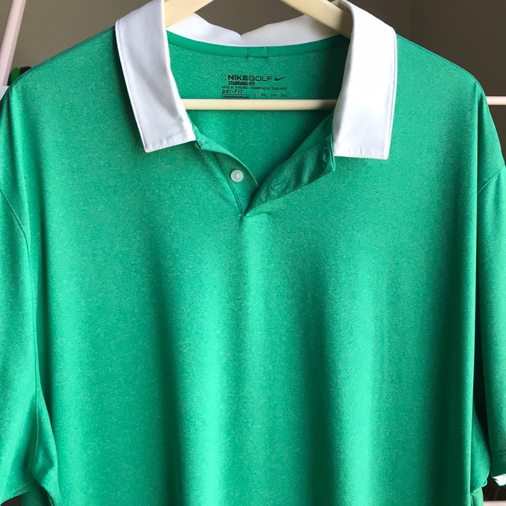 NIKE GOLF polo green and white collar